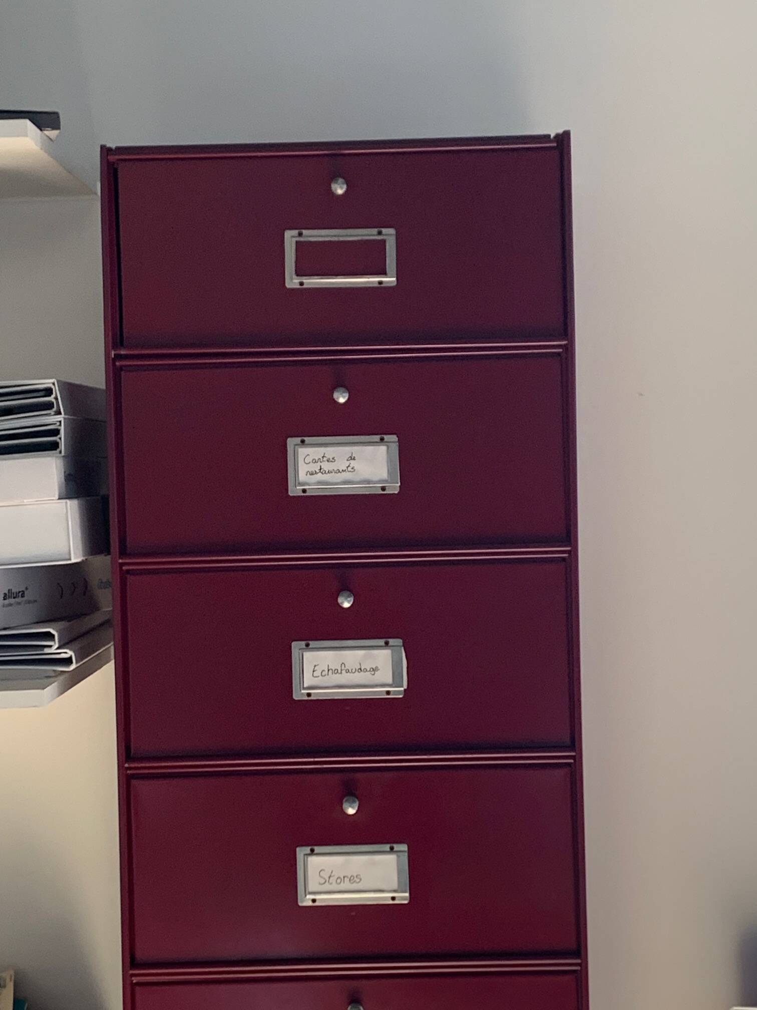 "Roneo" flap column furniture
