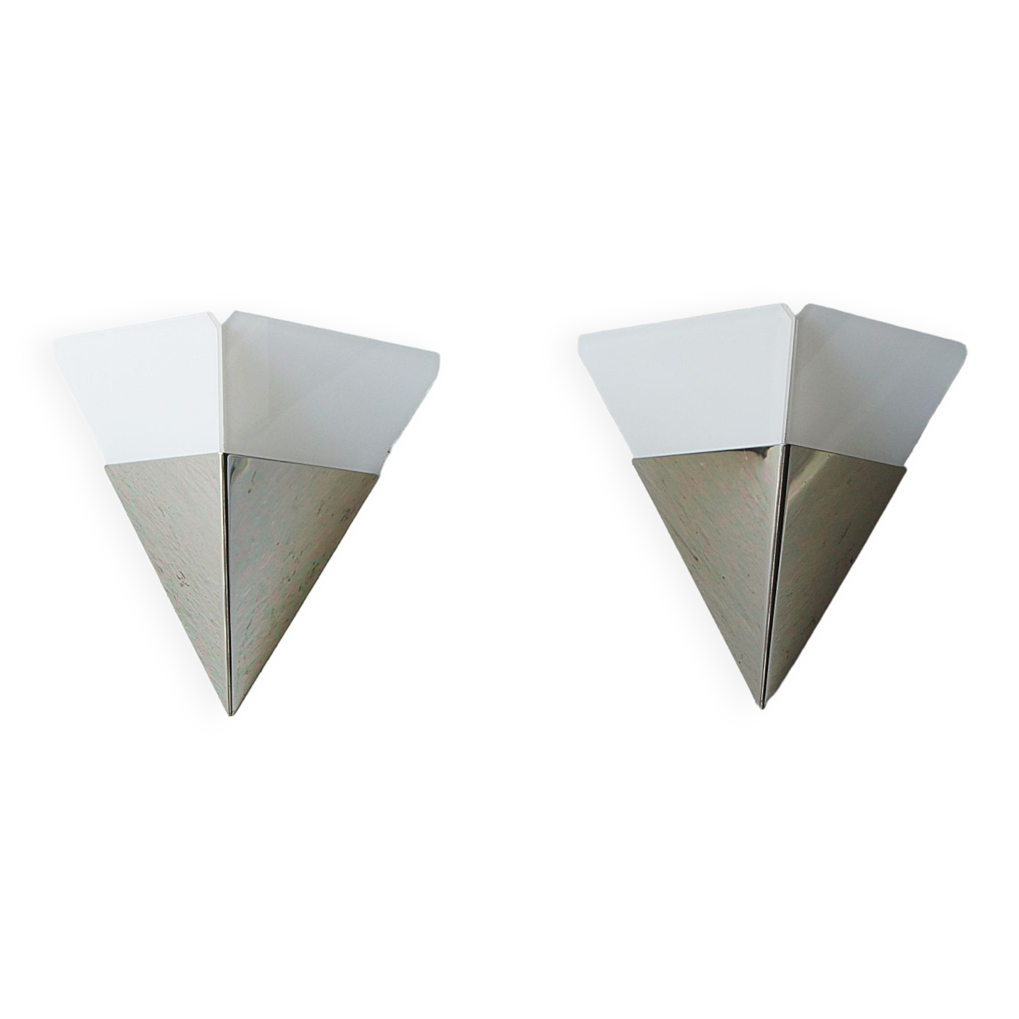 Minimalist wall lamps by J. T. Kalmar