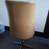 Chaise en skaï brun clair