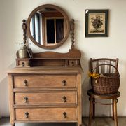 Dressing table