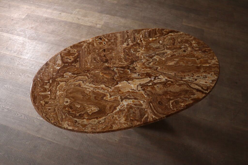 Oval onyx marble dining table by Angelo Mangiarotti, Italy, 1970s