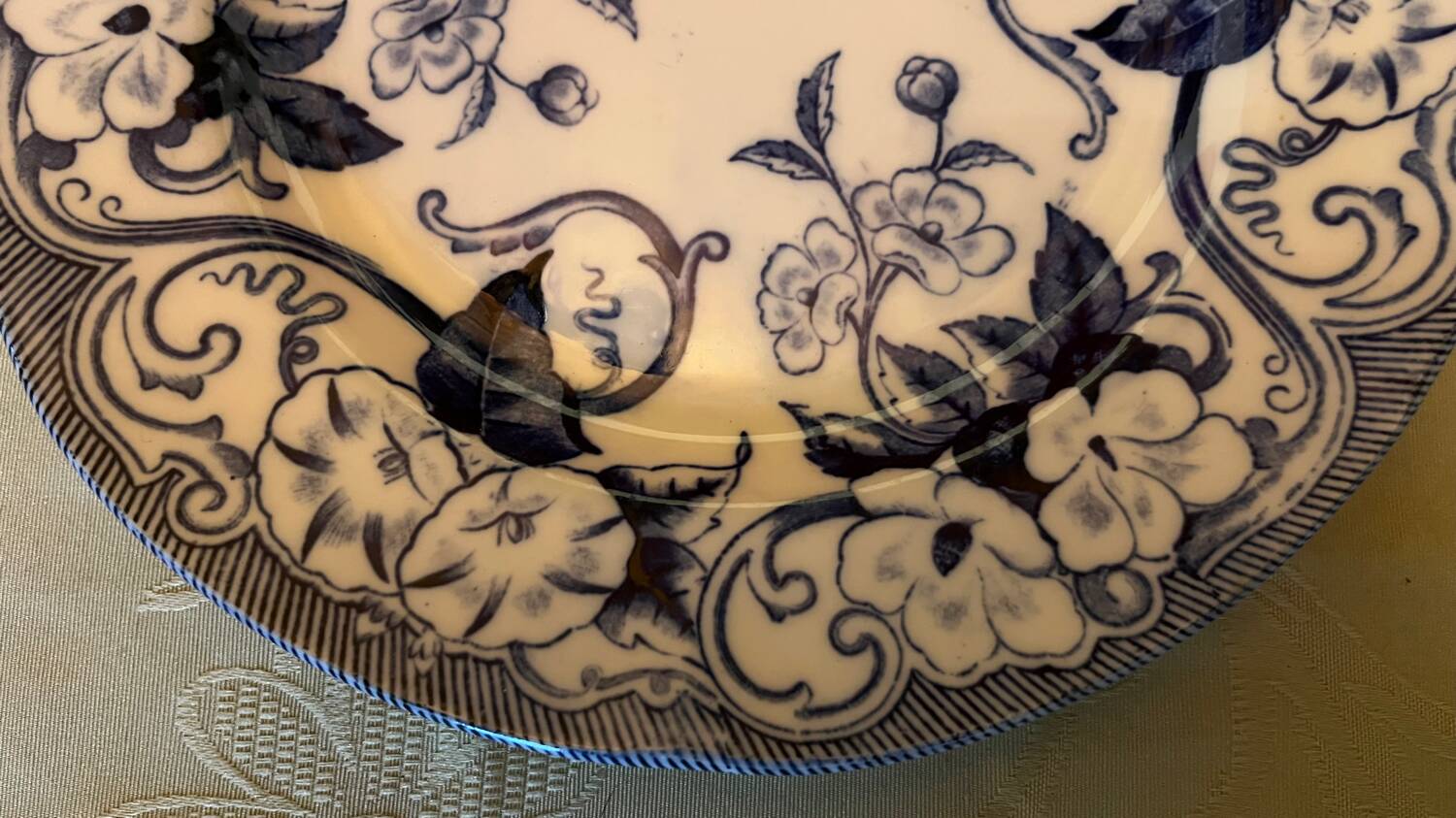 Lot de 4 assiettes  plates Creil Montereau vintage