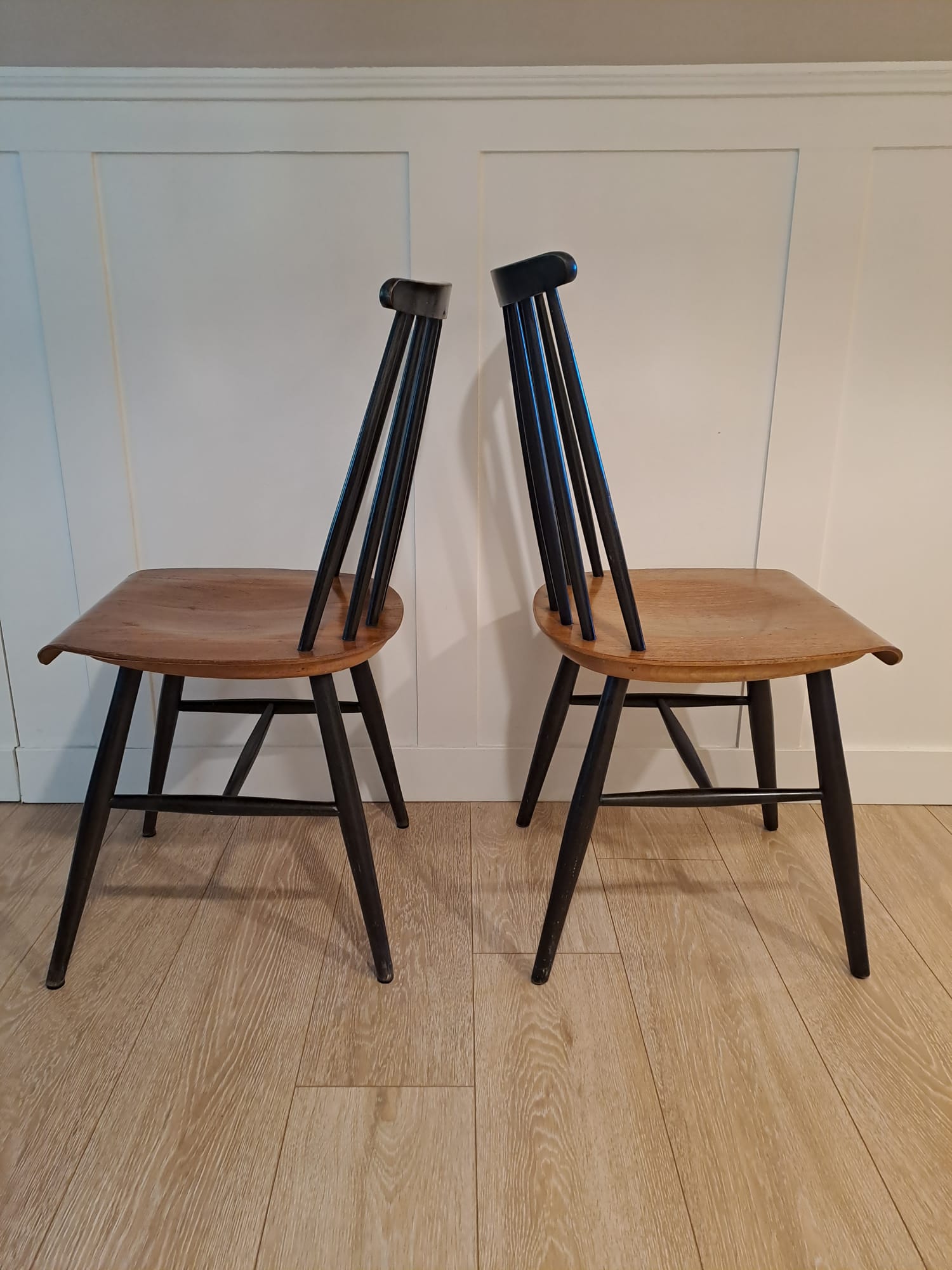 Paire de chaise fanent d'Ilmari Tapiovaara