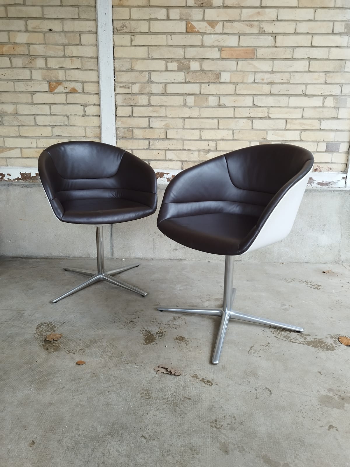 Chaises design "kyo" - pearson lloyd