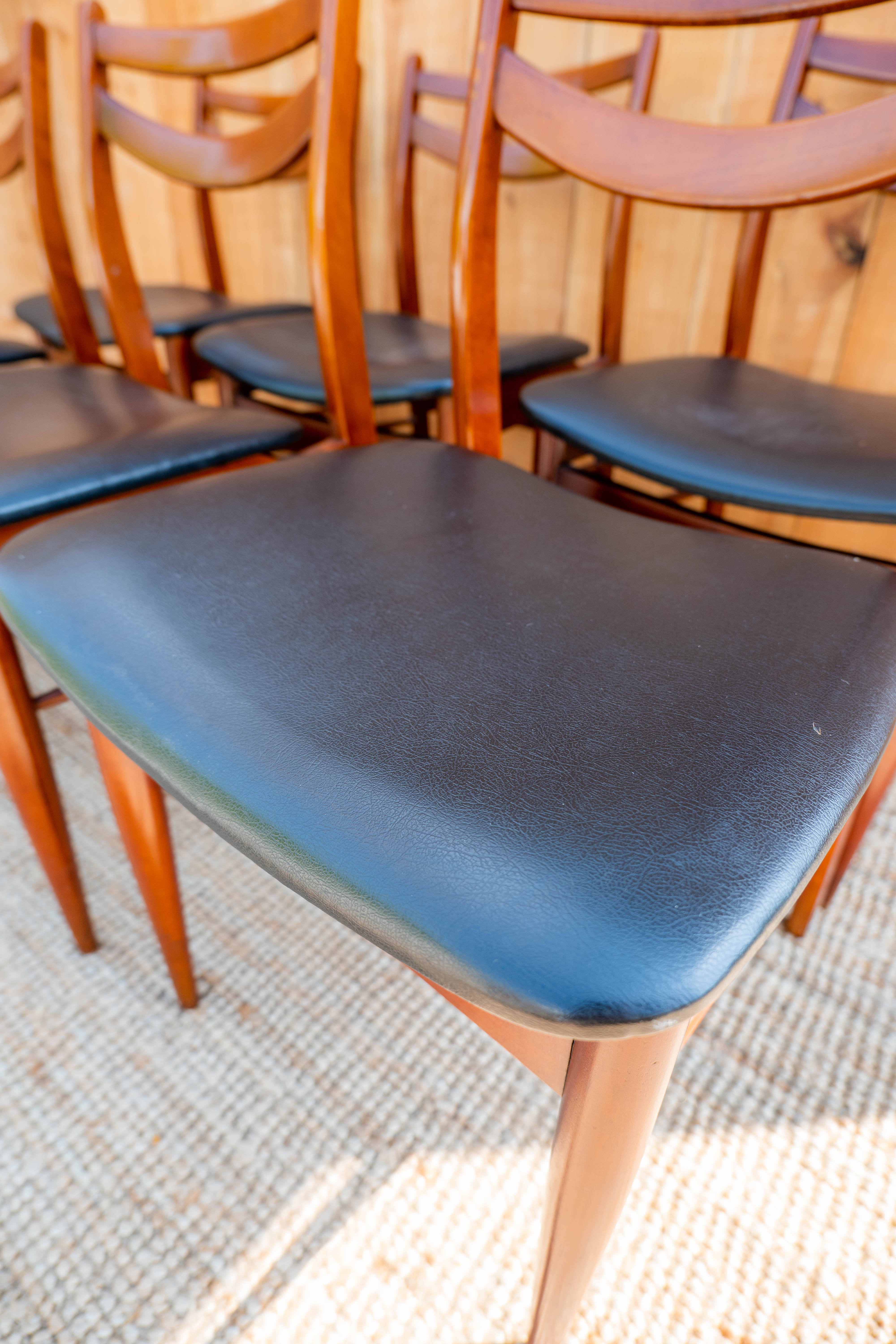 6 Scandinavian chairs