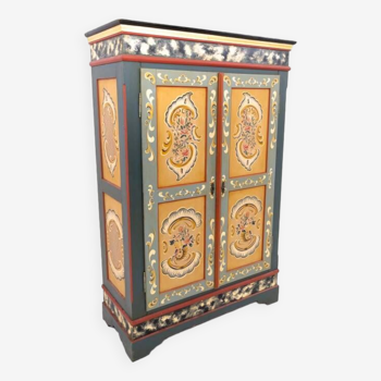 Armoire, Europe occidentale, première moitié du XXe siècle.