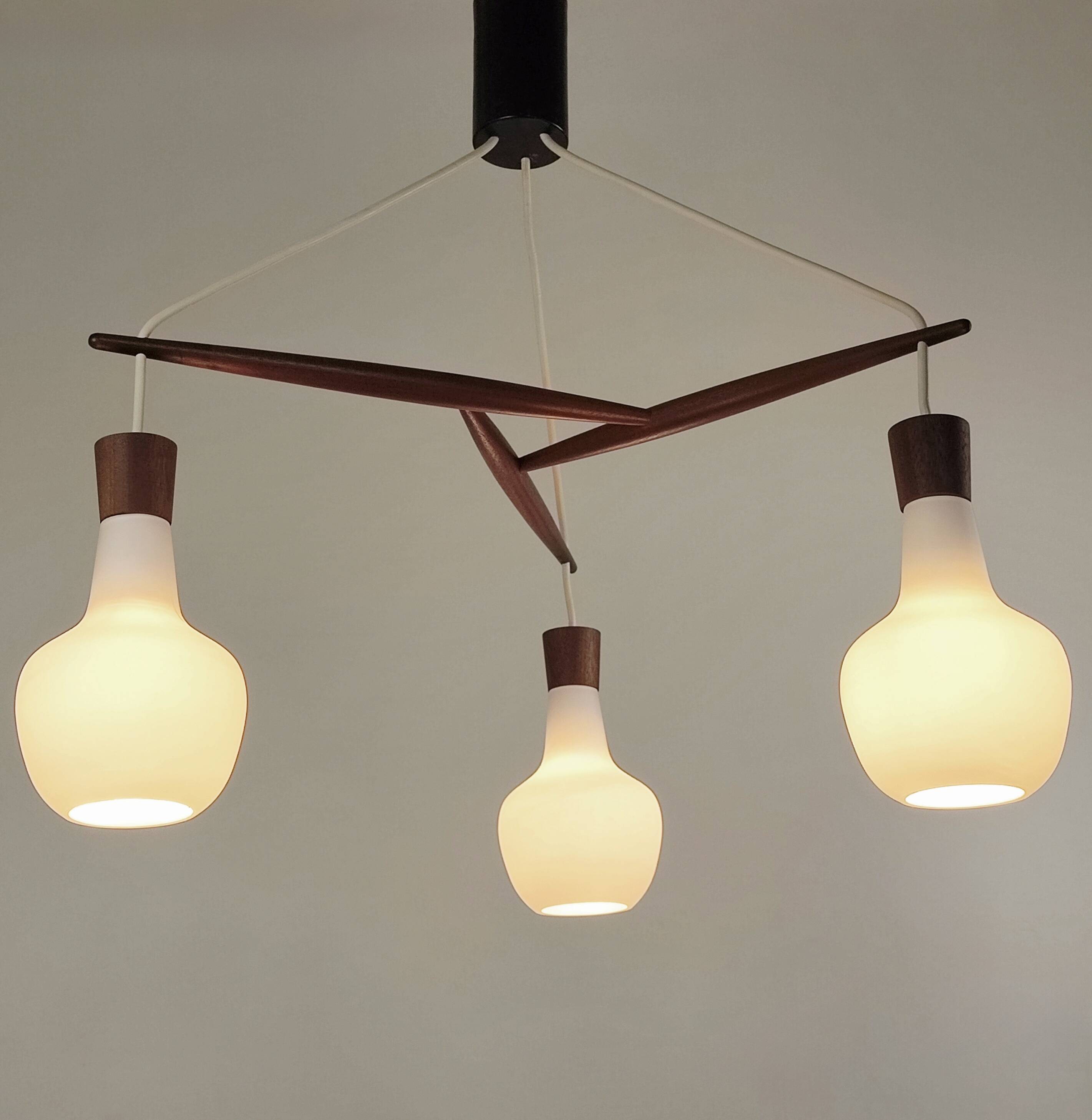 Suspension teck et opaline Rispal