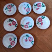 Lot 8 assiettes en faïence