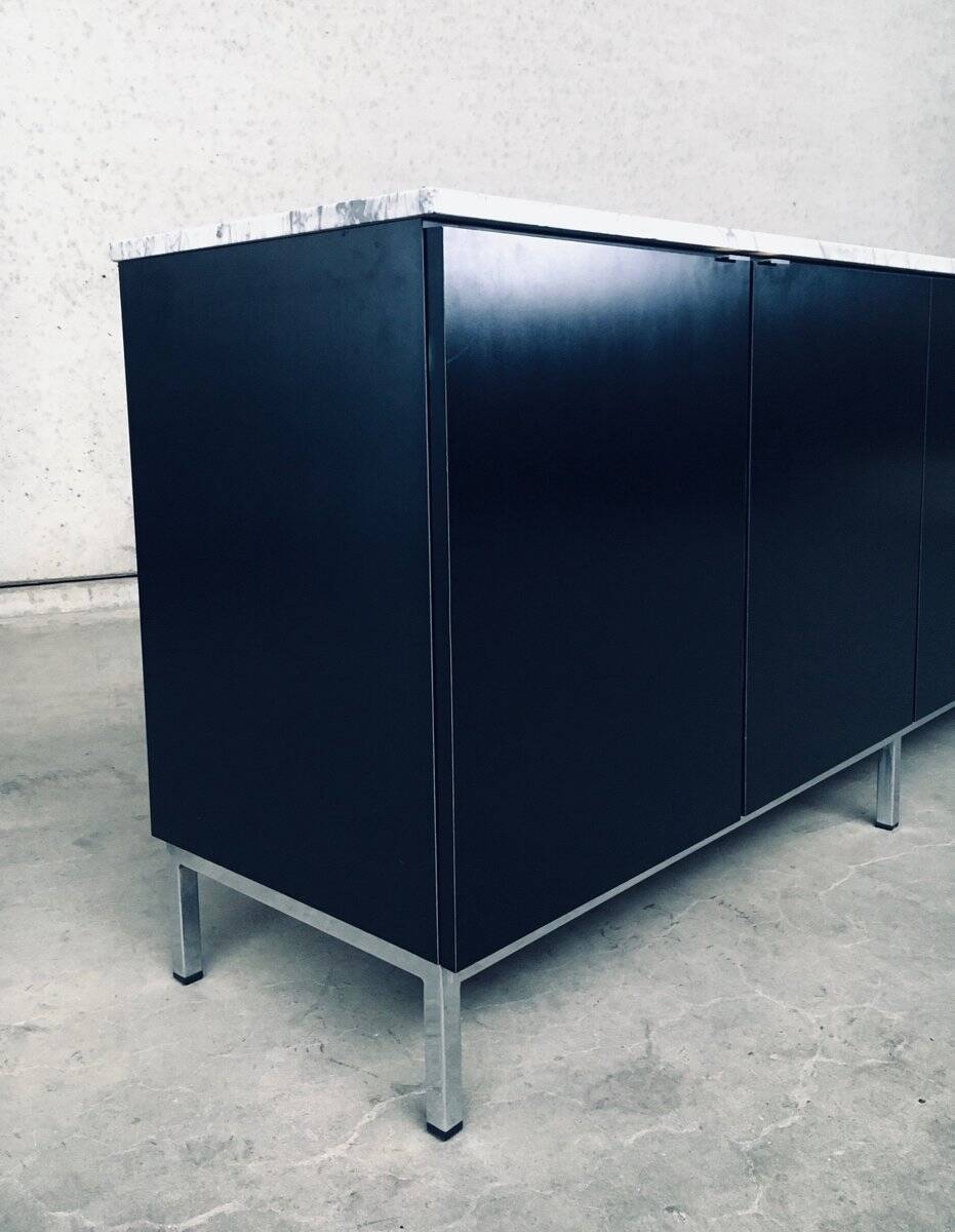 Mid-Century Modern Credenza attributed to Florence Knoll for Knoll Inc / Knoll International, 1970s