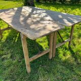Table ancienne en bois pliante