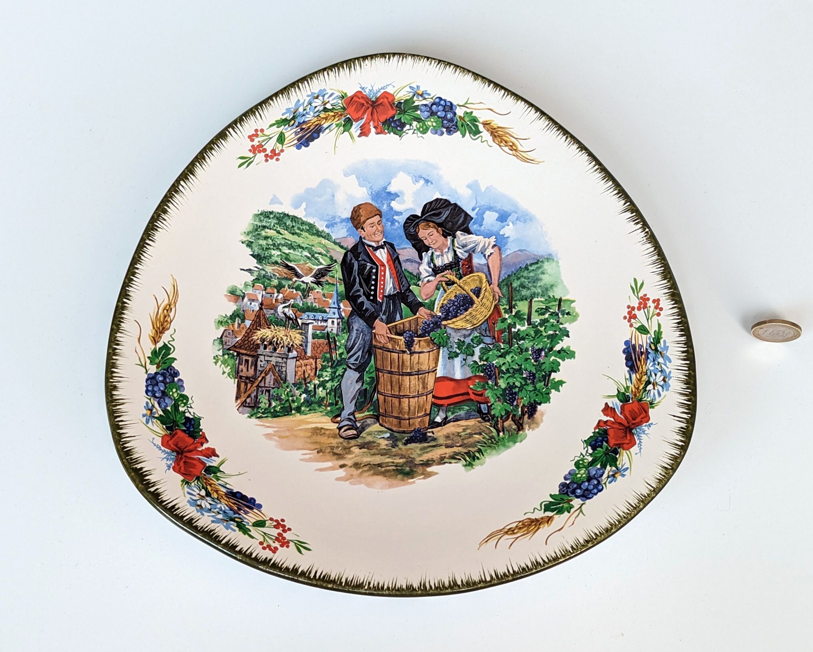 Plate, Wall lamp - Keller & Guérin Luneville - Earthenware - Alsace / Harvest / Riquewihr