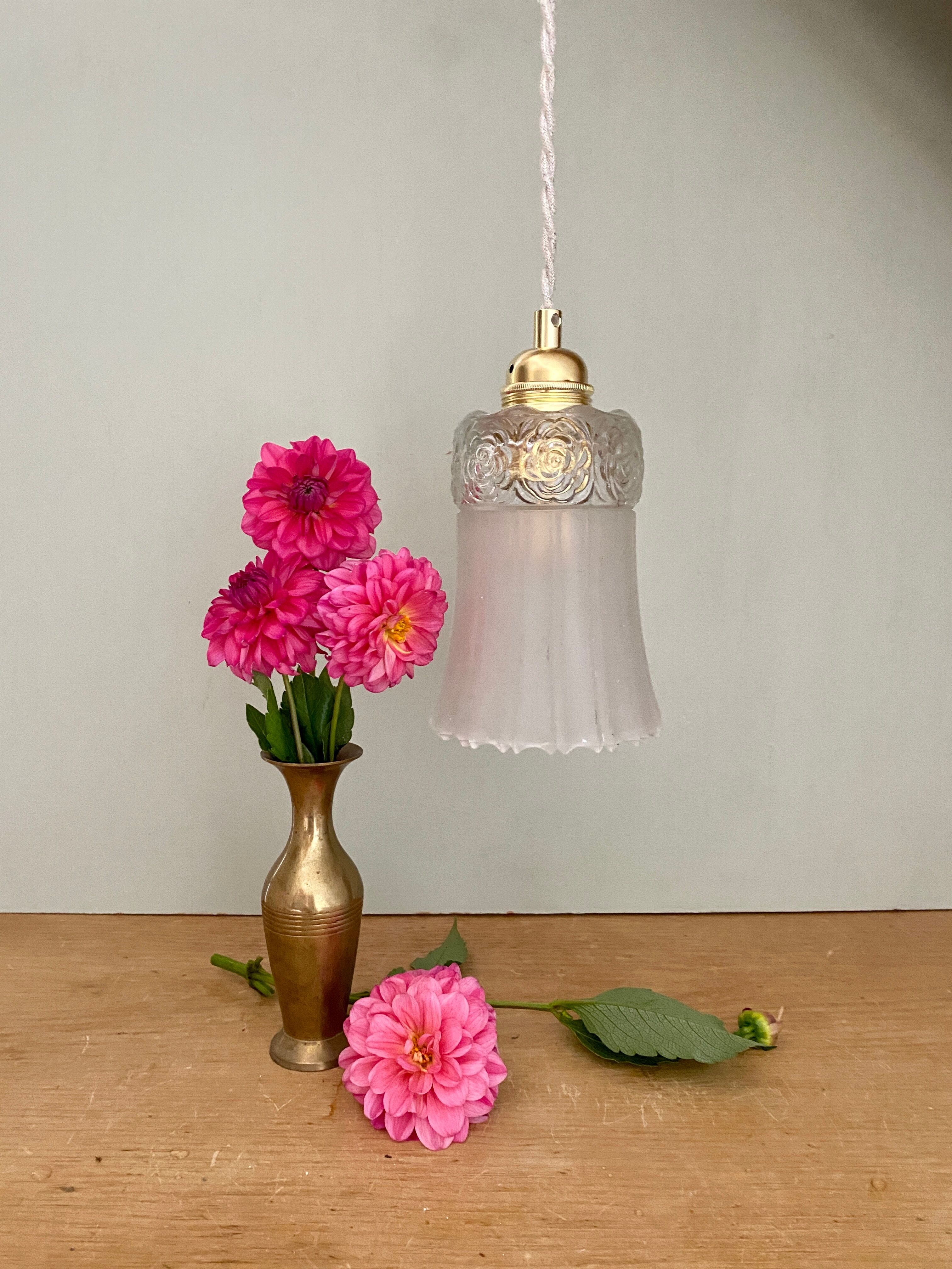 Vintage tulip suspension in frosted glass