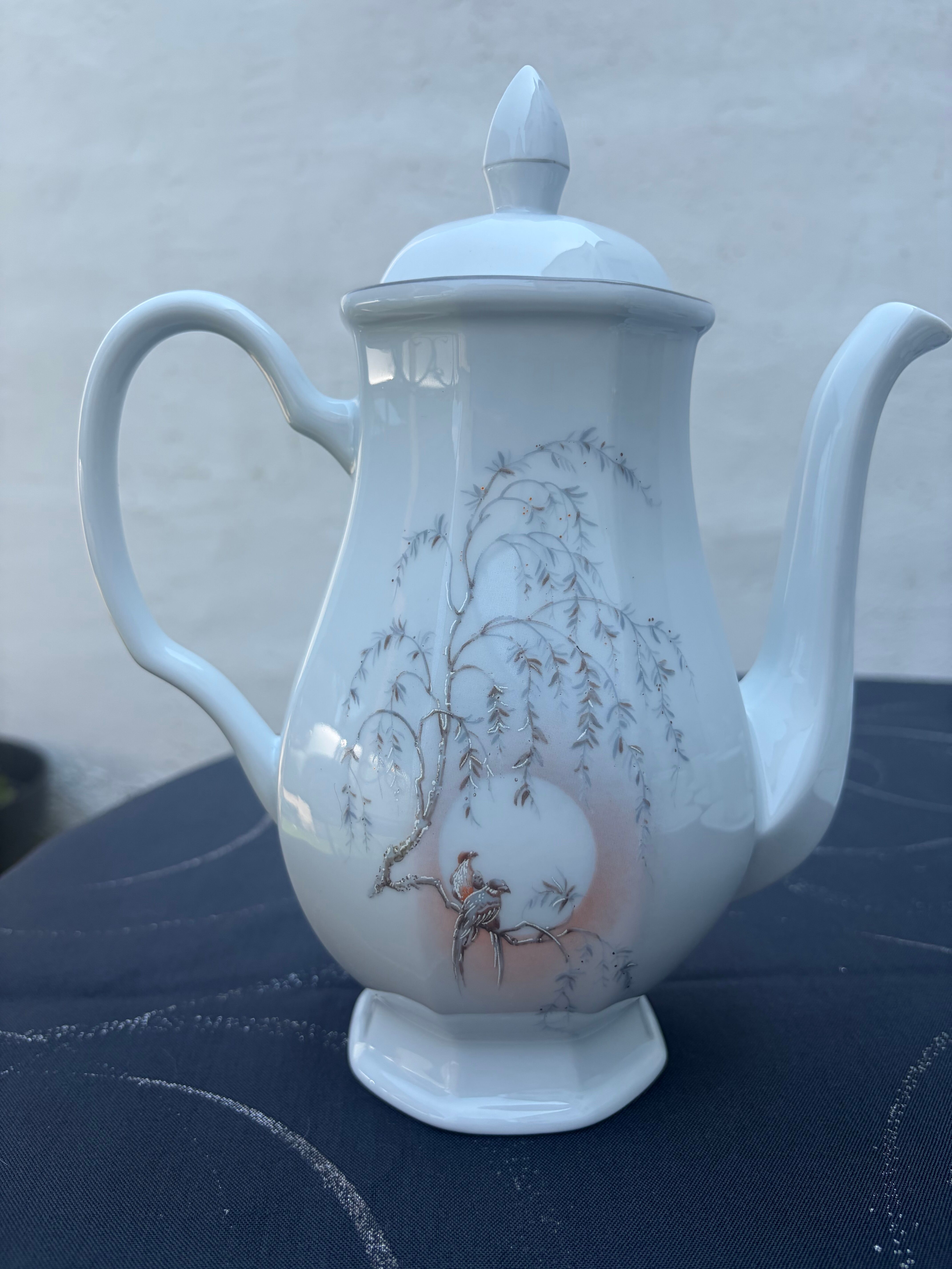 Sologne porcelain coffee pot