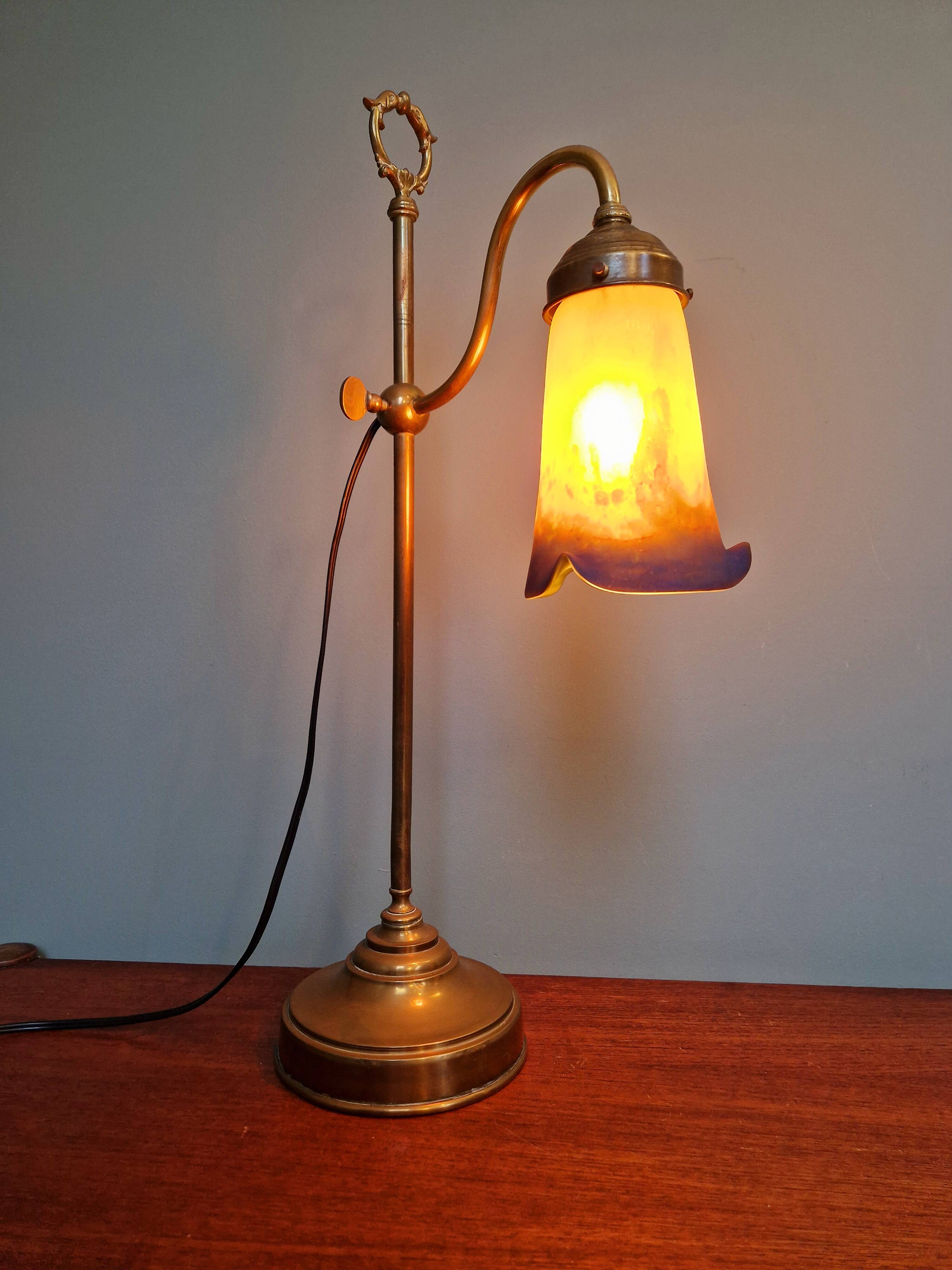 Art Deco brass and glass desk lamp signed "Frères Muller", 1920s