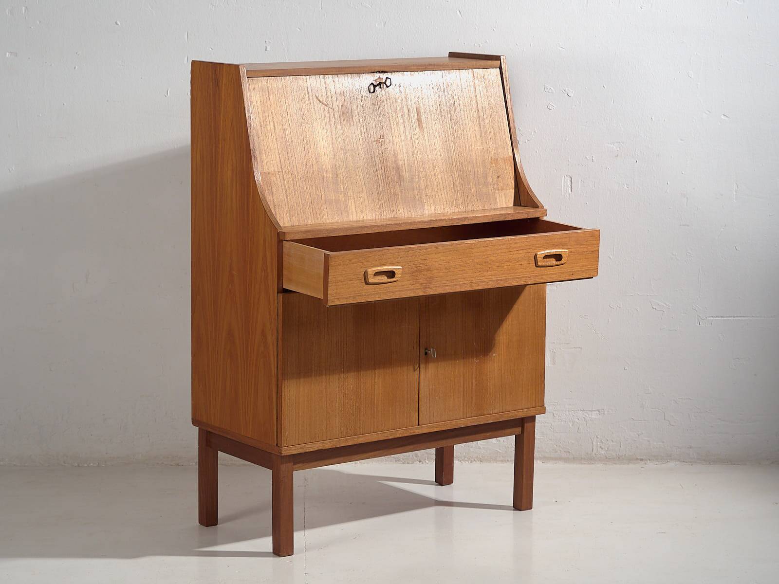 Vintage desk (c.1960) #47