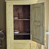 19th-century bonnetière wardrobe | Claudia