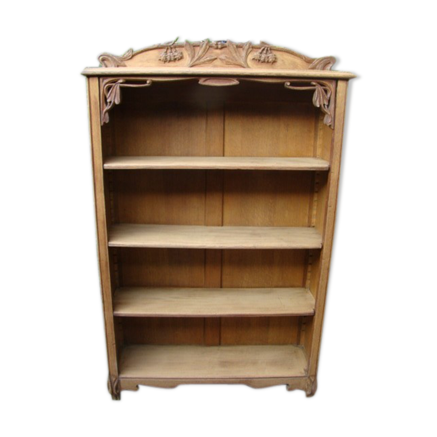 Bibus in oak art nouveau