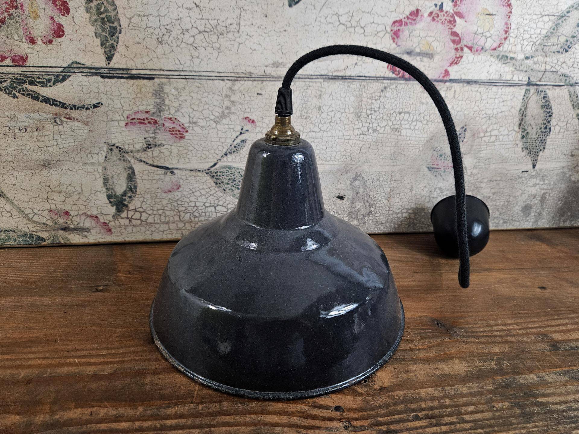 Enamelled suspension
