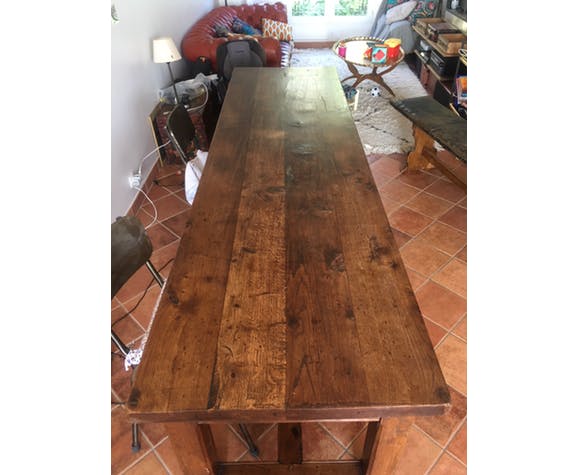 Farm table