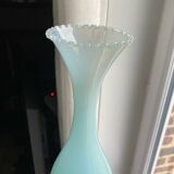 Vase opaline