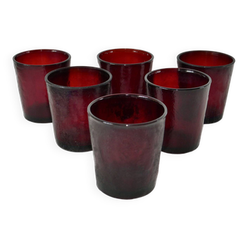 Lot de 6 verres en verre coloré bordeaux années 70