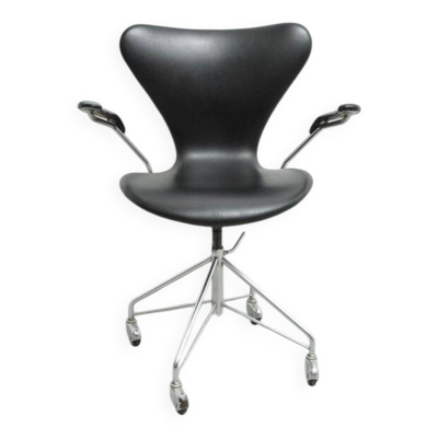 Chaise de bureau pivotante modèle 3217 par Arne Jacobsen pour Fritz Hansen, années 1950.