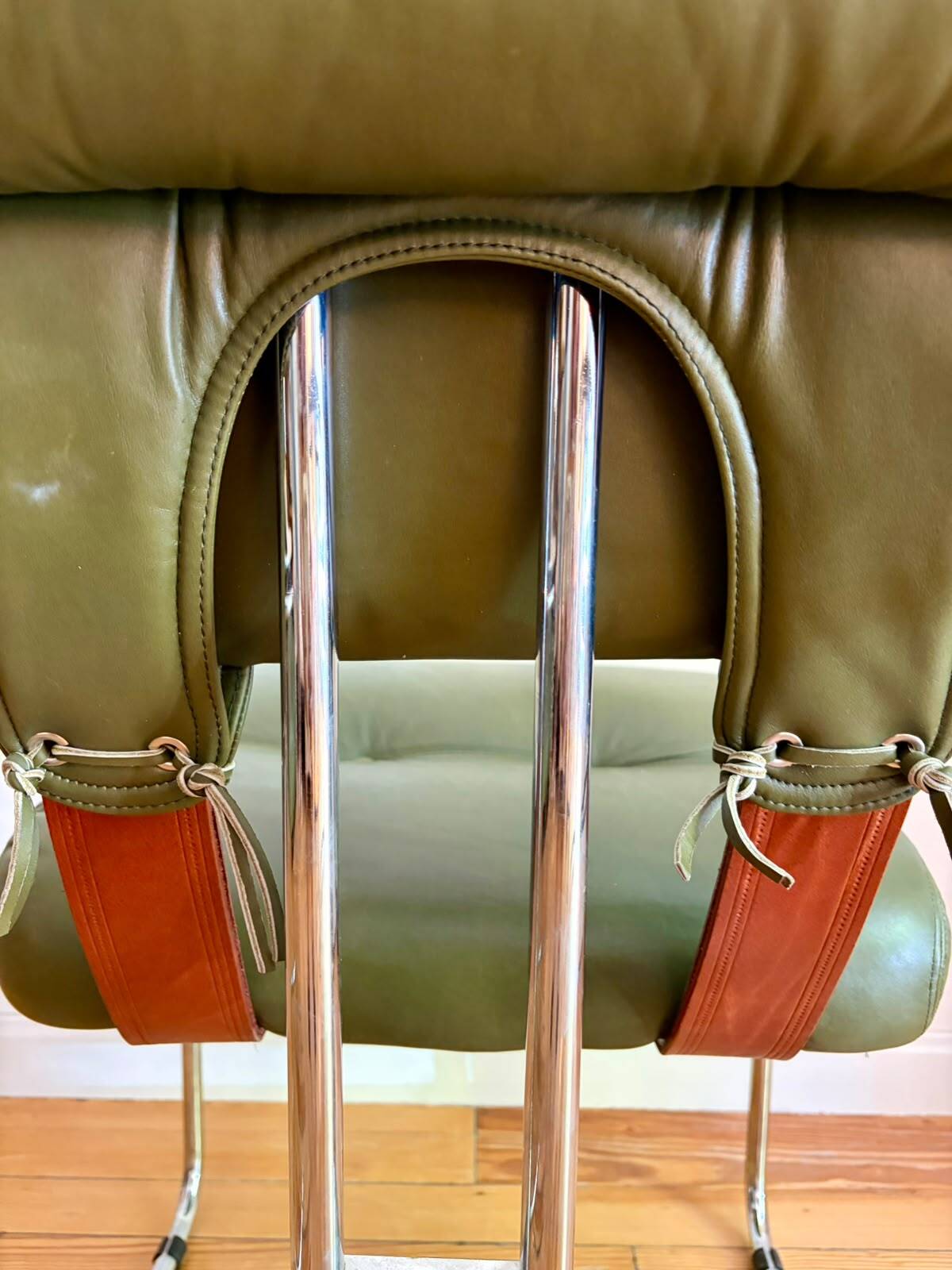 Pair of “Tucroma” armchairs for Hermes Faleschini by I4 Mariani. Italy, 197
