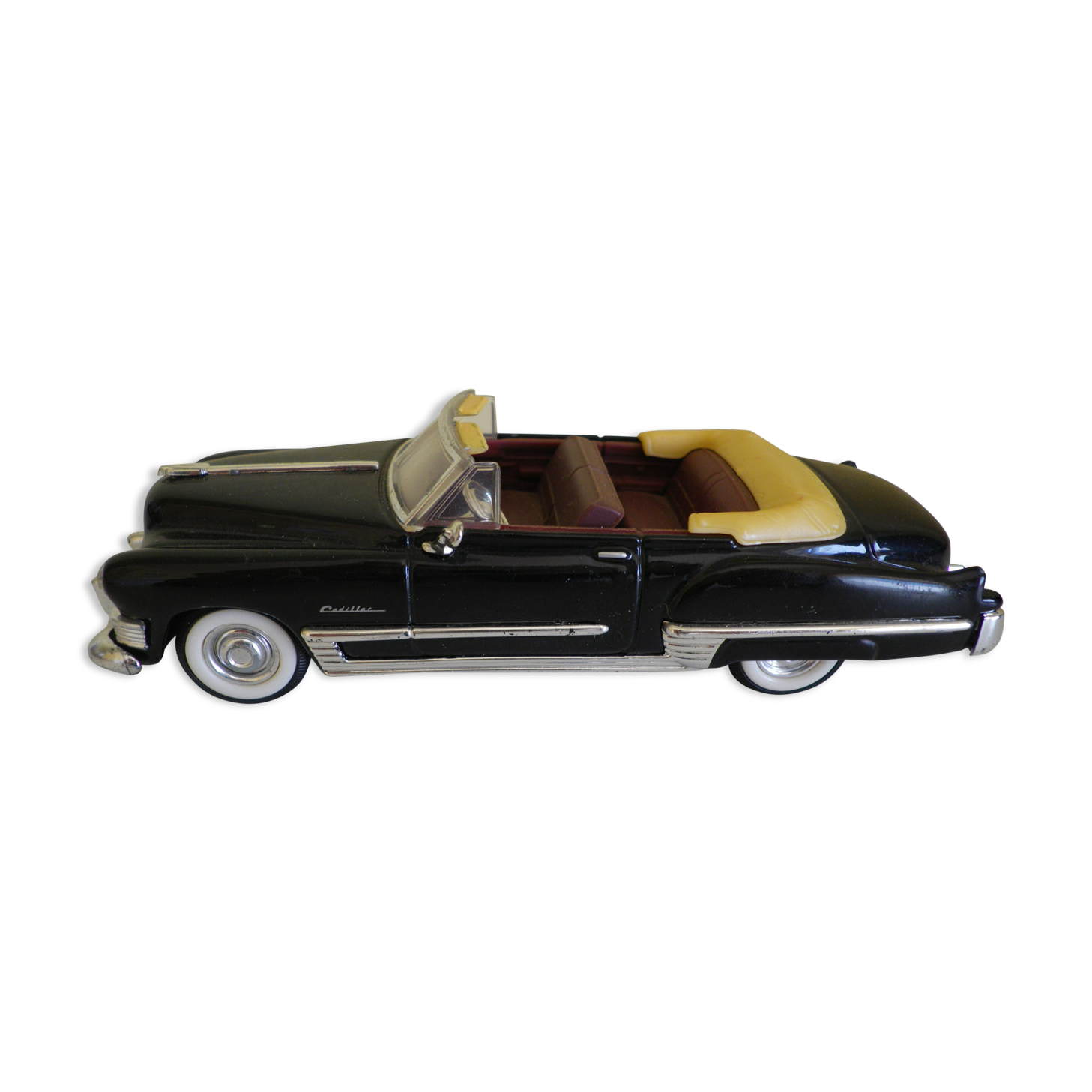 Cadillac coupée Deville de 1949 1/43 Road Signature métal