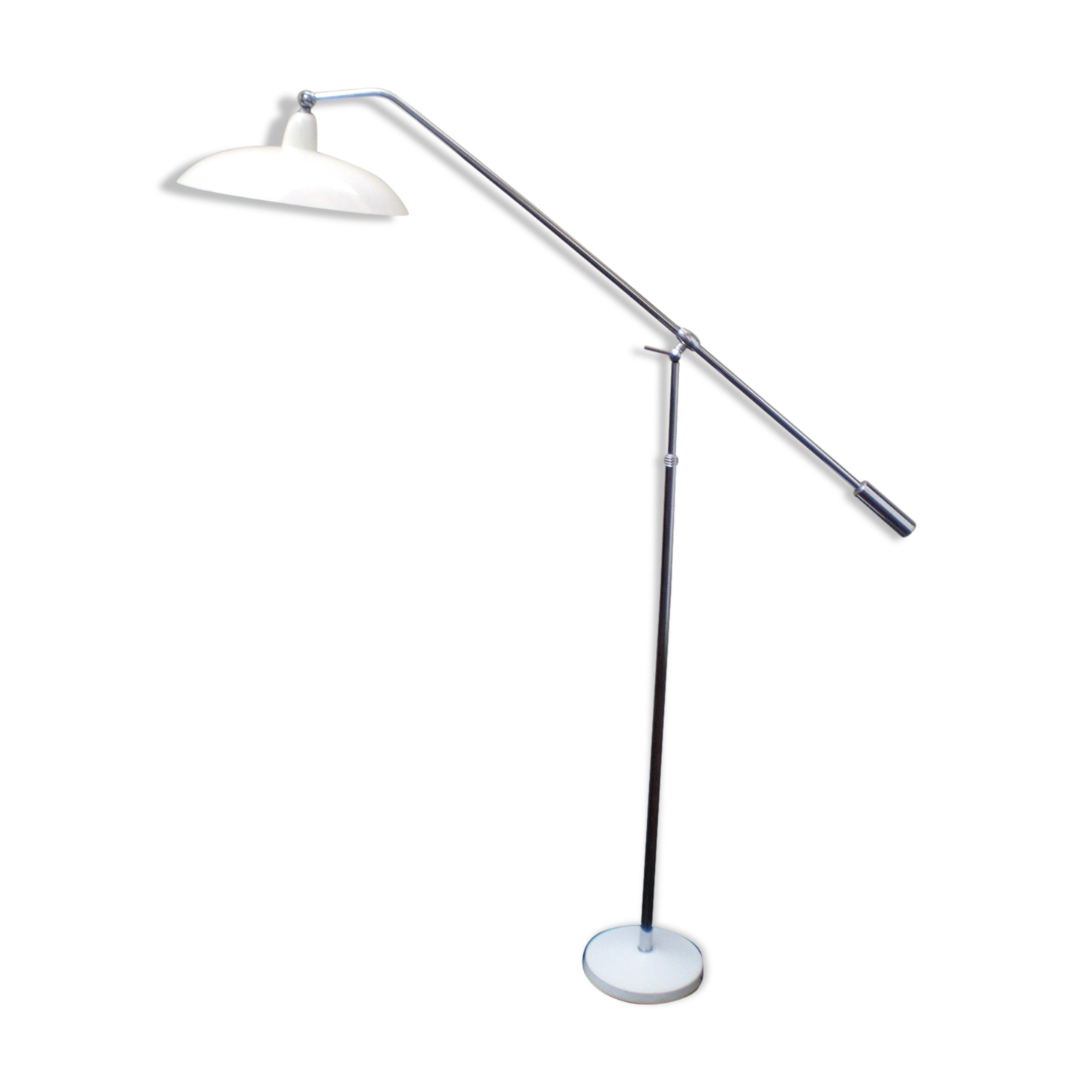 Italian lamppost has balanced from the 70s