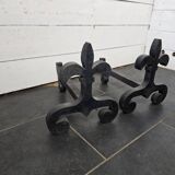 Paire de chenets en fer forgé