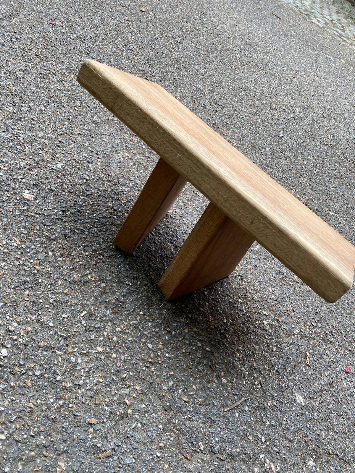 Meditation yoga stool in solid teak
