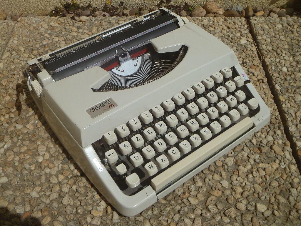 Machine à écrire Japy L72 vintage