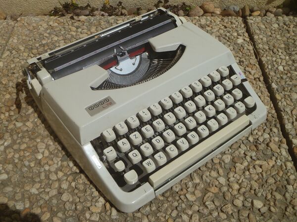Machine à écrire Japy L72 vintage