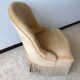 Fauteuil crapaud en velours jaune