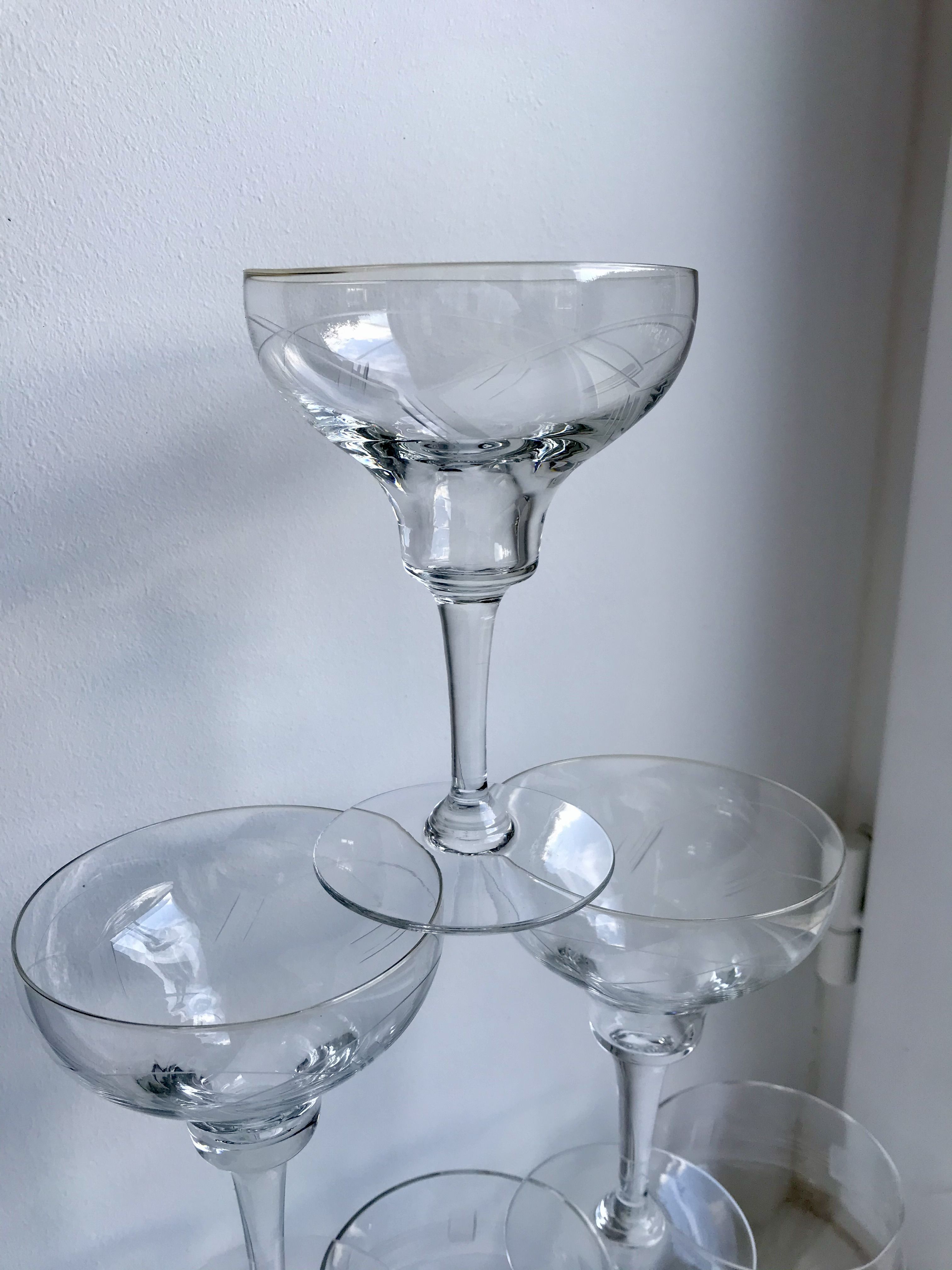 Set of 6 champagne glasses in crystal engraved Art Deco 30s