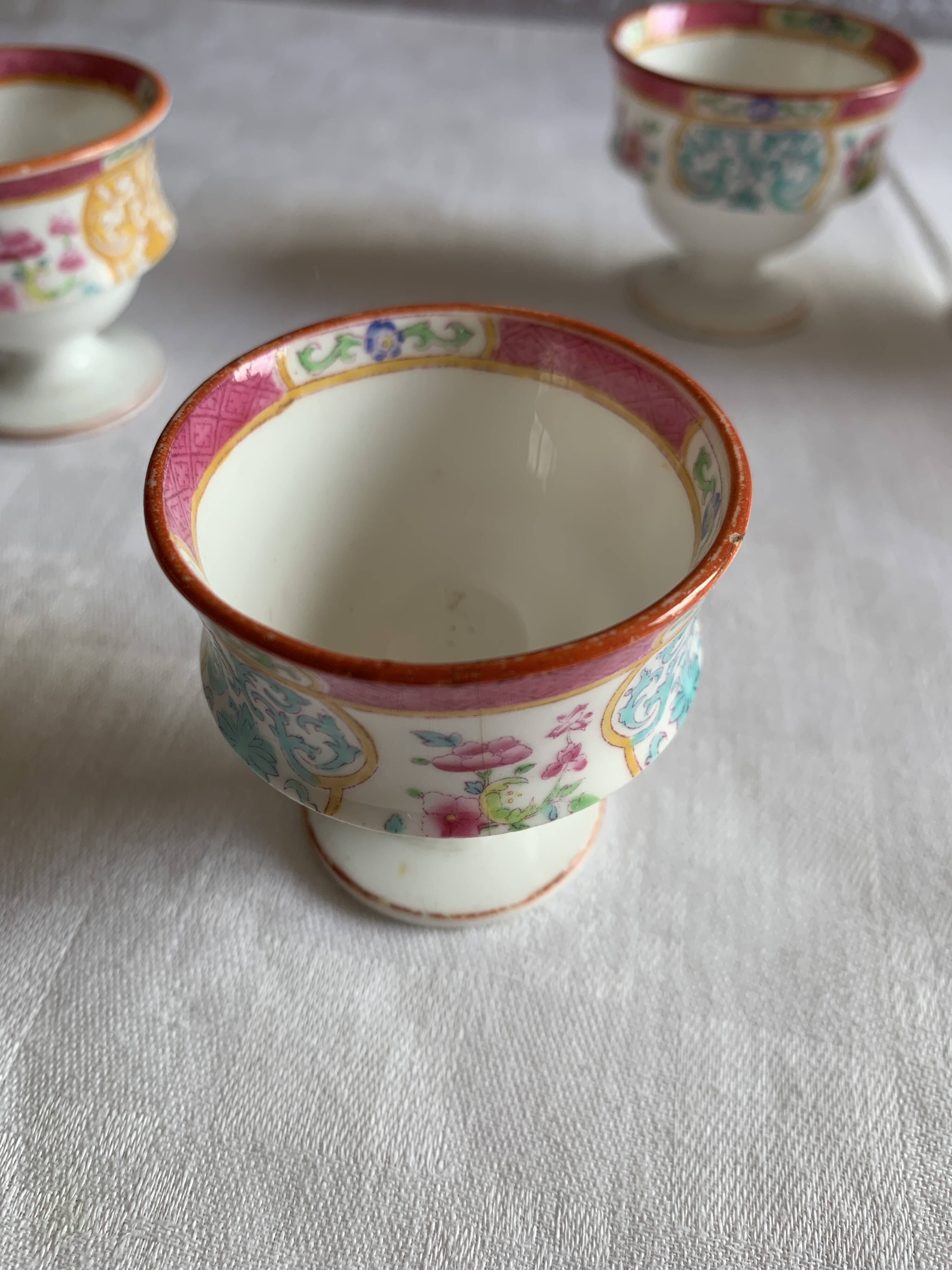 Minton egg cup holder and its 6 egg cups