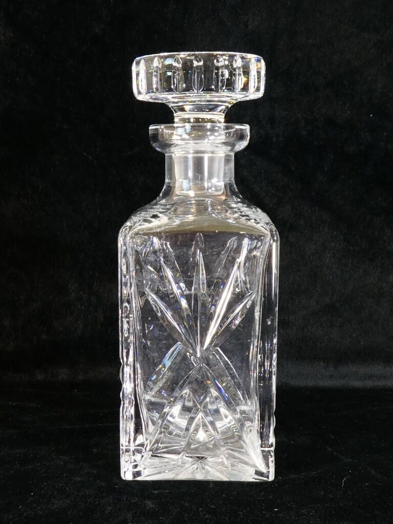 Whisky service in Critsal of arques or Boheme carafe and 6 glasses