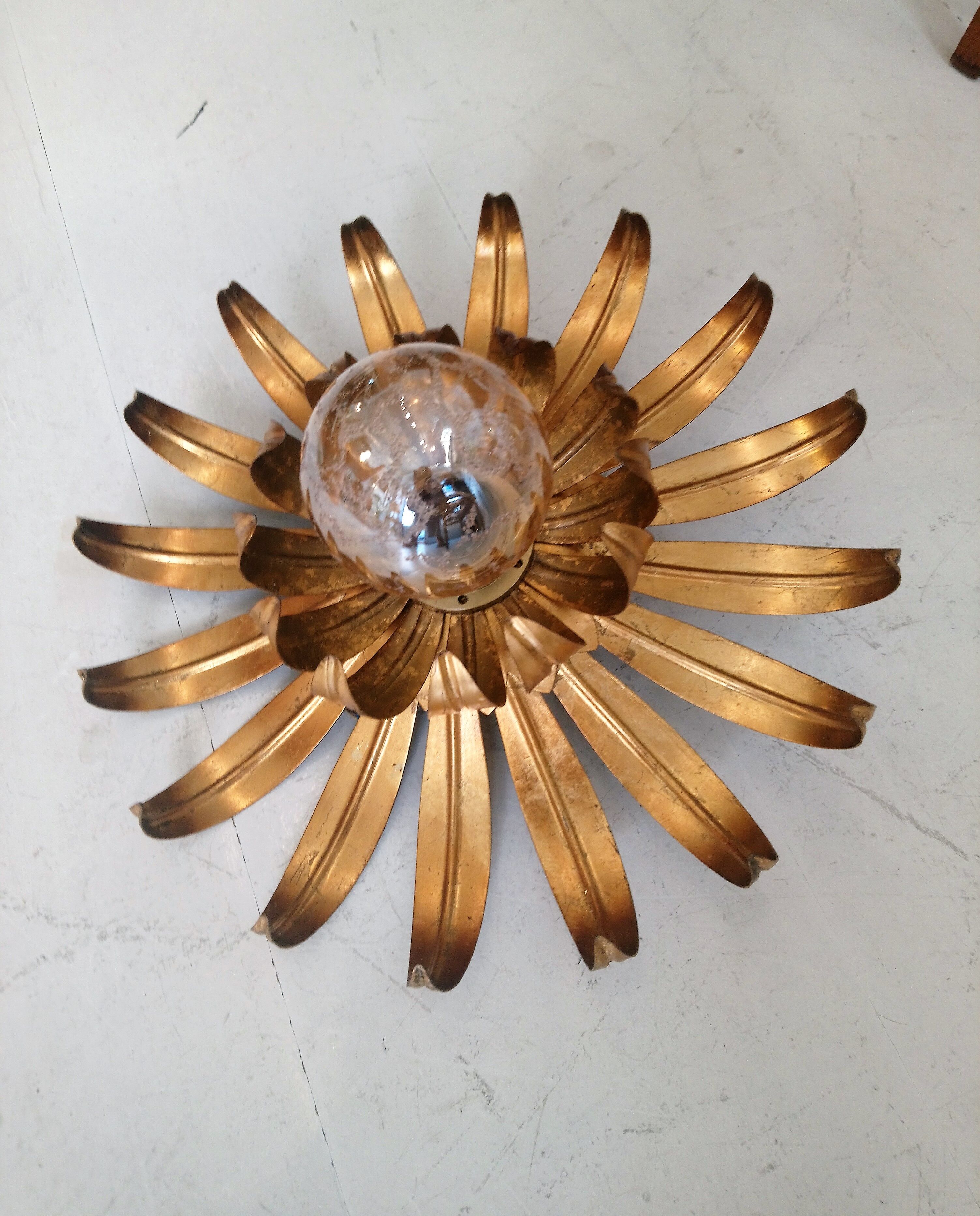 Wall lamp or ceiling light lamp in golden flower