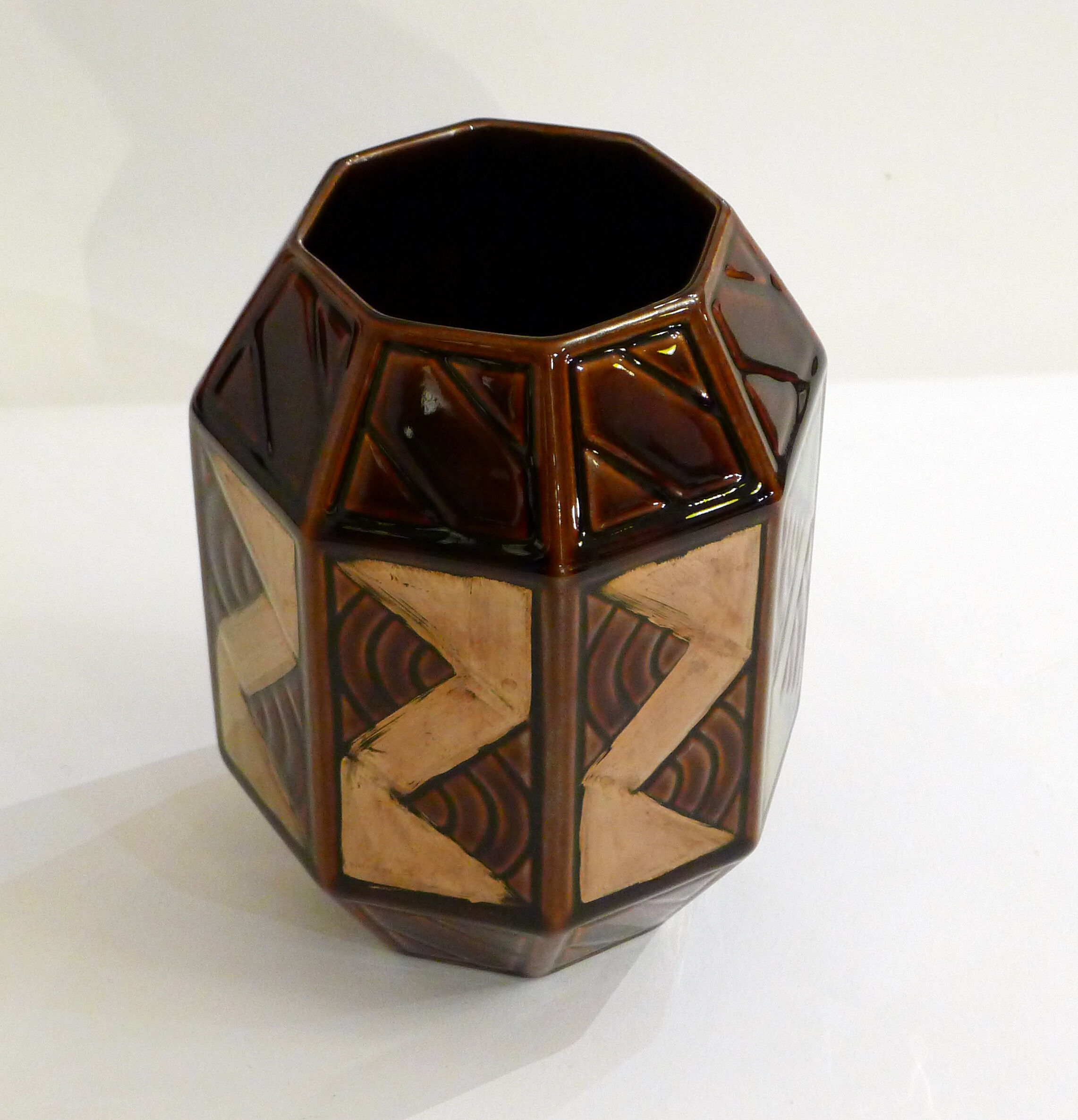 Vase St-Clement copper graphic decoration