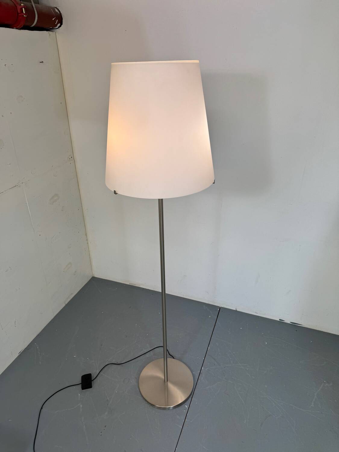 Italian Mid Century Modernist Fontana Arte floor lamp, 1950s