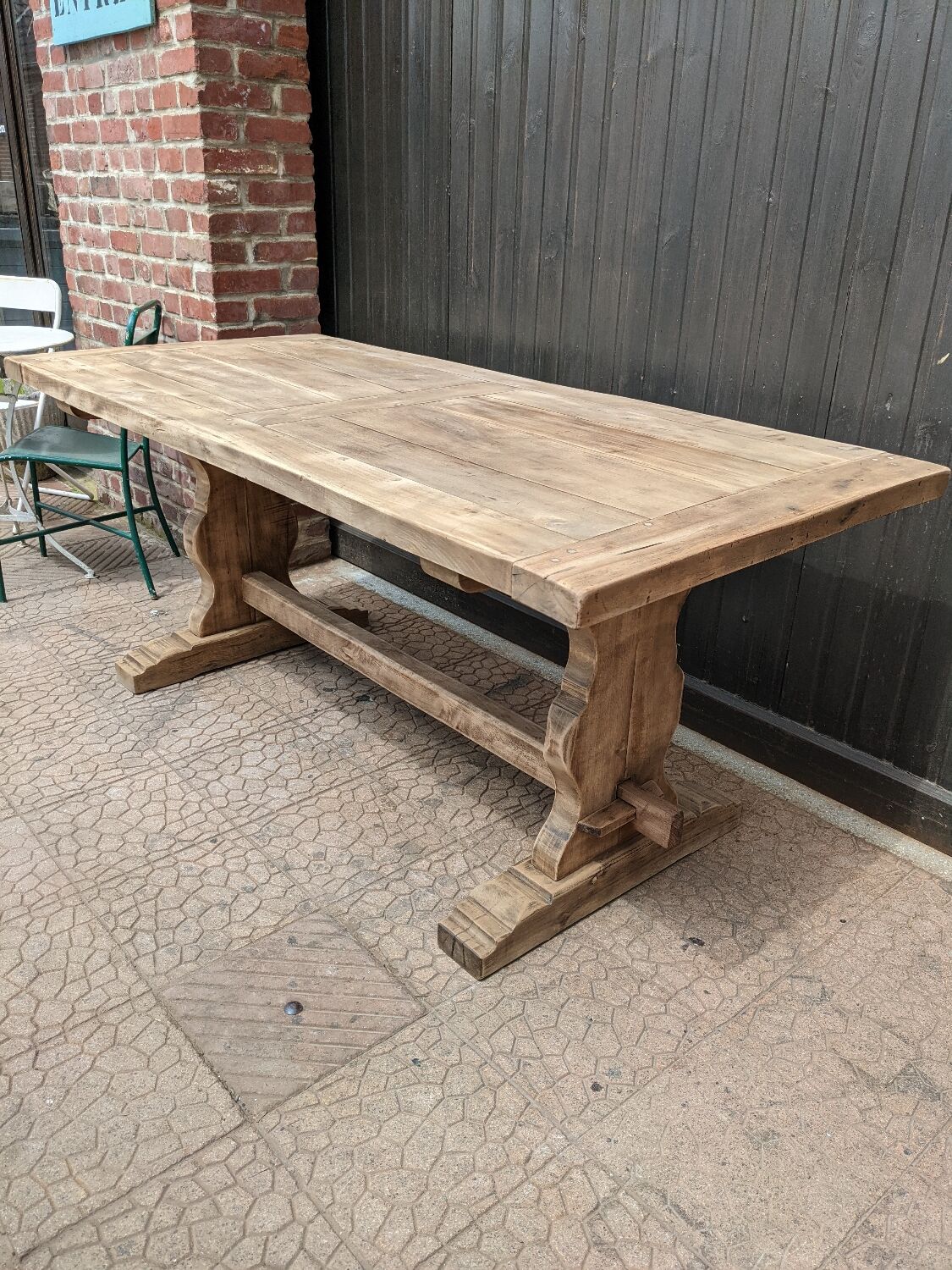 Farm table