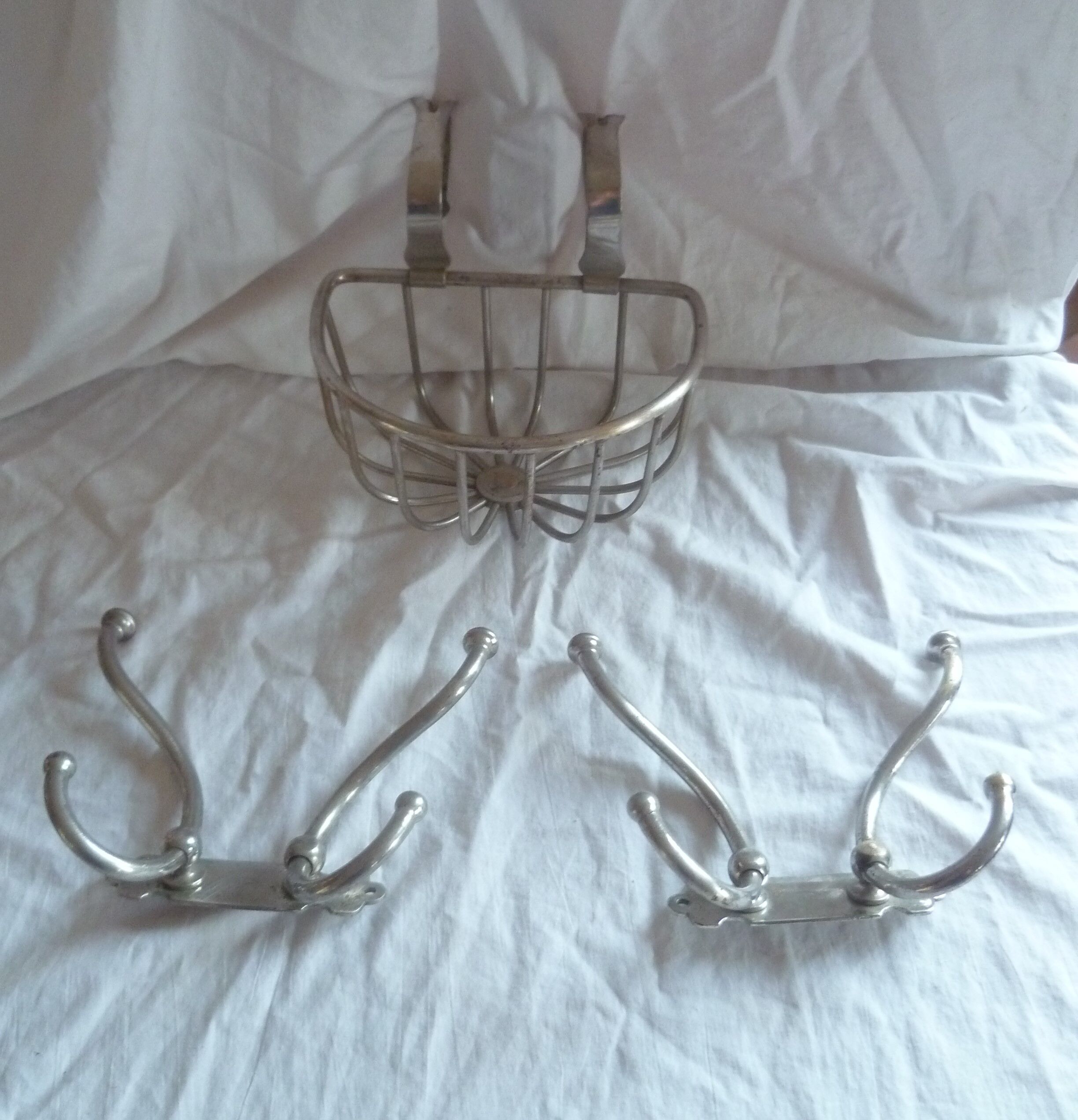 Ensemble de salle de bain 2 portes manteaux/porte savon eponges art deco