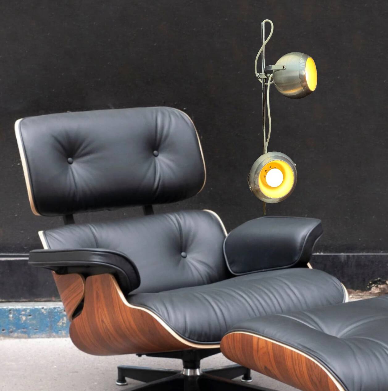 Space age style eye ball floor lamp 70' design Aluminor