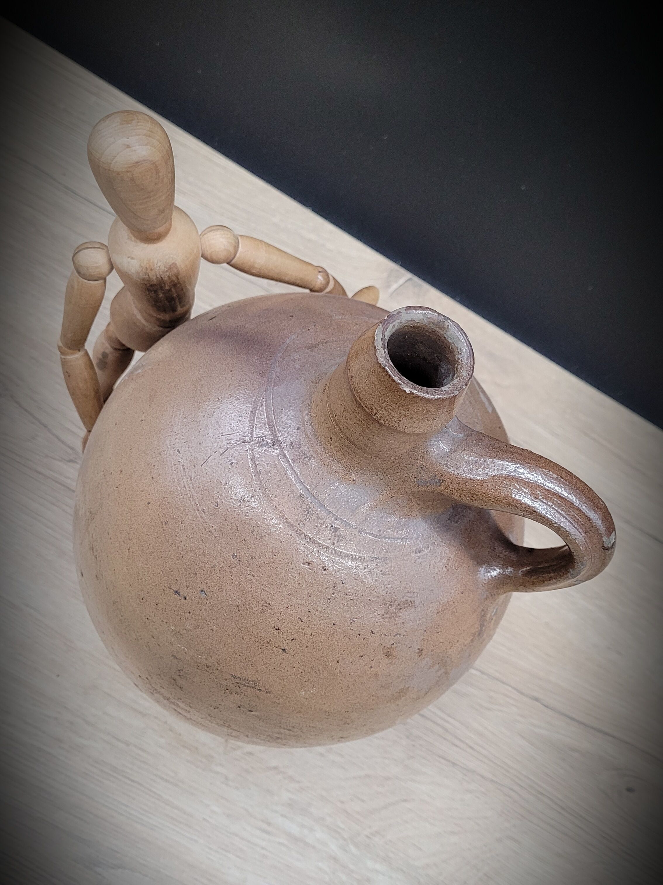 Vase jug in sandstone 5L