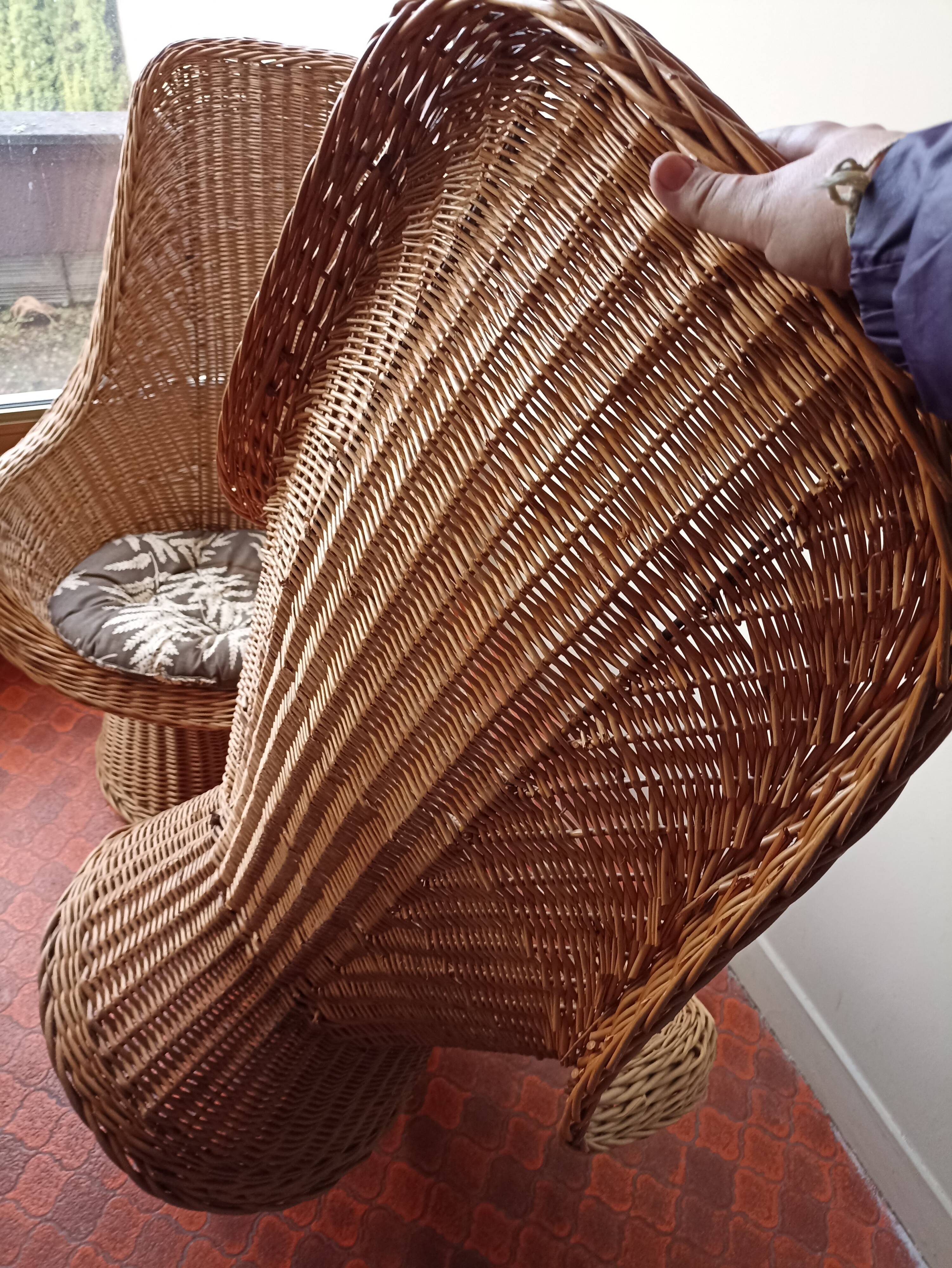 Rattan garden furniture set consisting of 3 armchairs and matching table