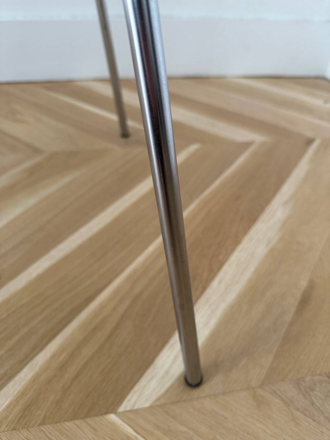 3 Arne Jacobsen Series 7 chairs