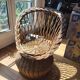 Fauteuil enfant vintage en rotin avec coffre de rangement