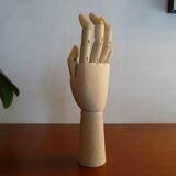 Articulated hand in raw wood