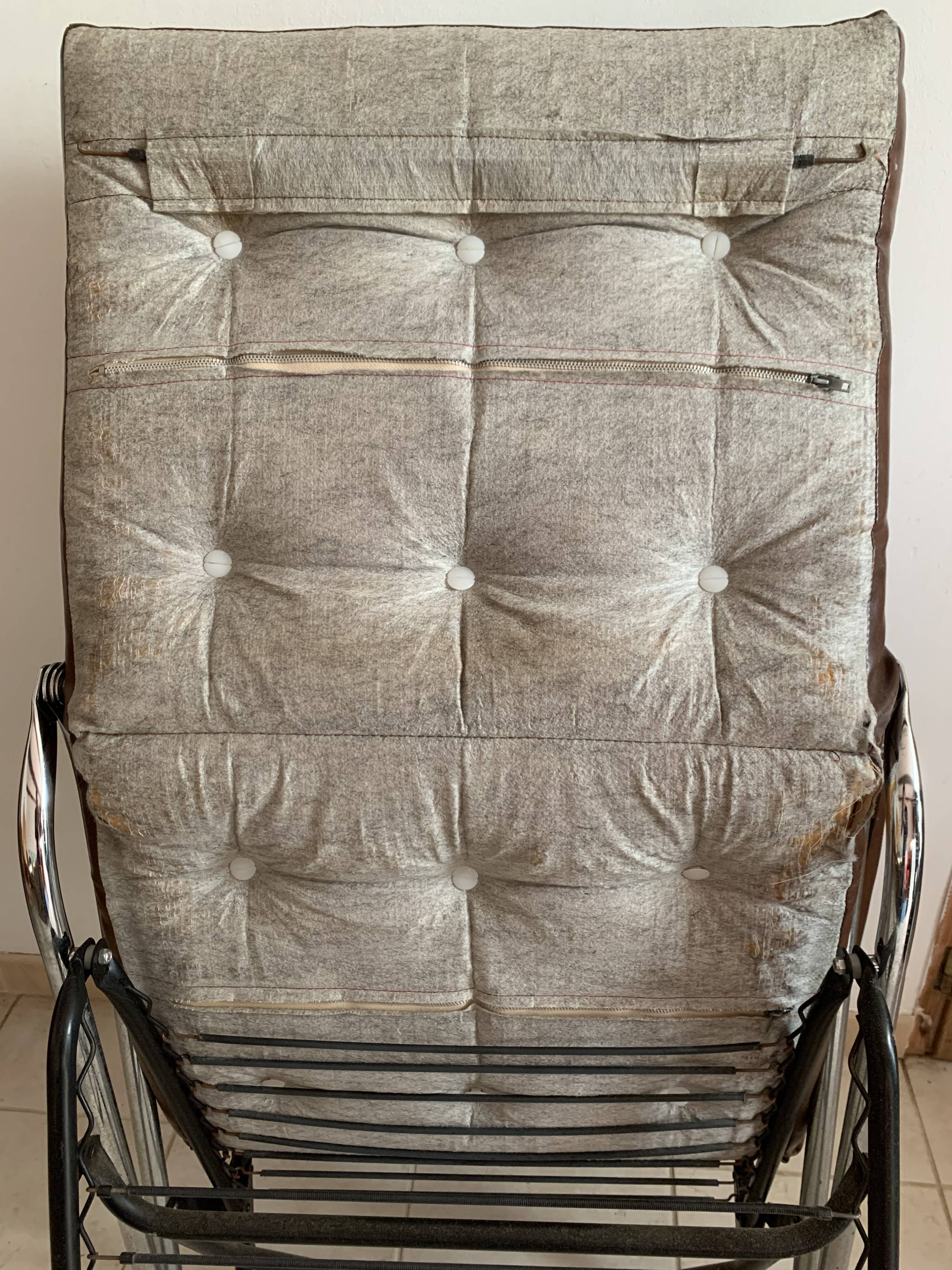 Llama relaxation chairs