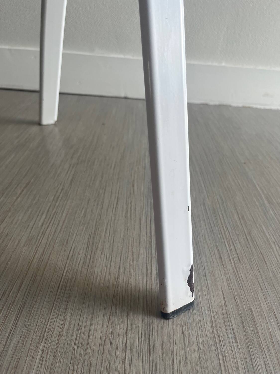Vintage white folding chair Cidue